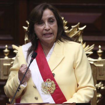 Crisis en Perú: con Castillo destituído asumió Boluarte