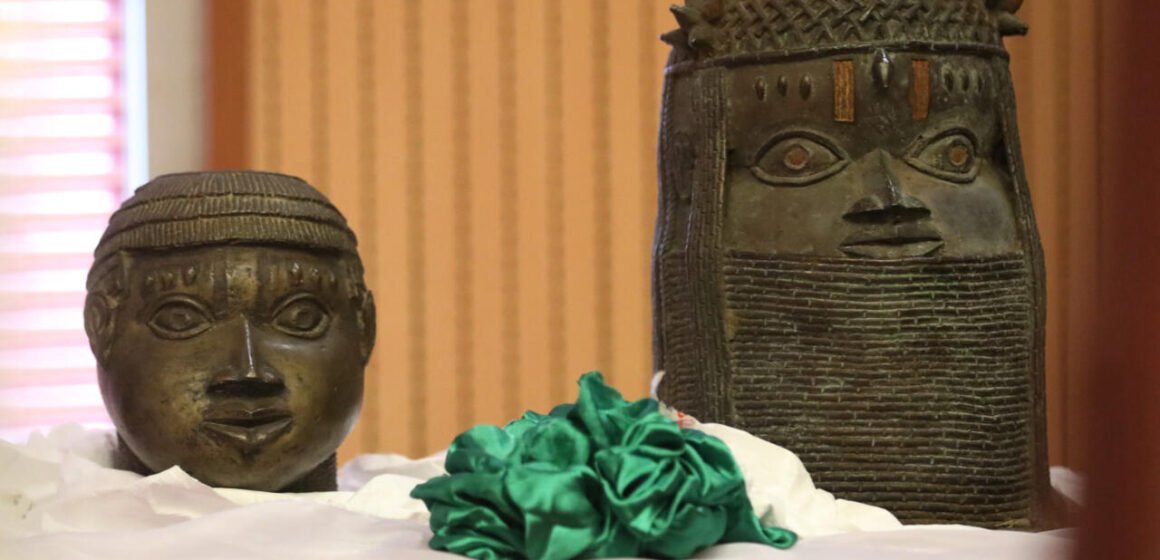 Alemania devuelve a Nigeria un lote de objetos artísticos robados