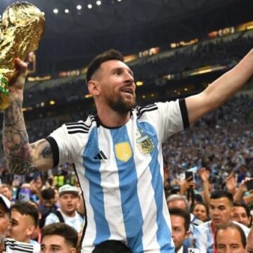 A un mes de ganar el Mundial: Messi y un recuerdo conmovedor