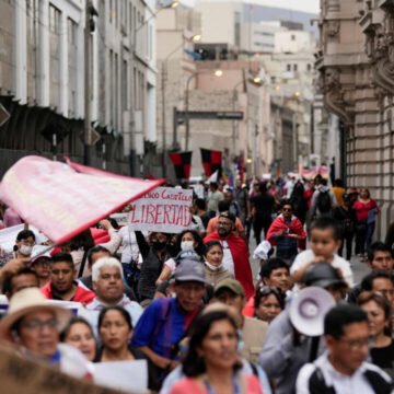 Nueva jornada de protestas en Perú y renuncia de la Ministra de Producción