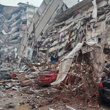 Suben de a miles la cifra de muertes en Siria y Turquía tras el terremoto