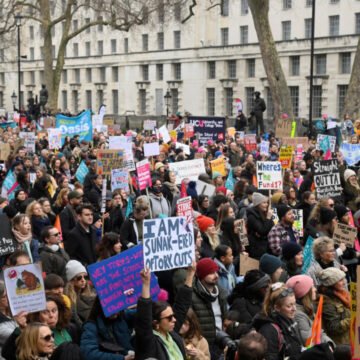 Masiva huelga en el Reino Unido para reclamar mejoras salariales ante la inflación