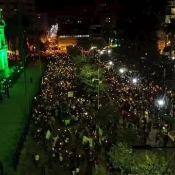 Masiva marcha de antorchas contra la represión en Jujuy