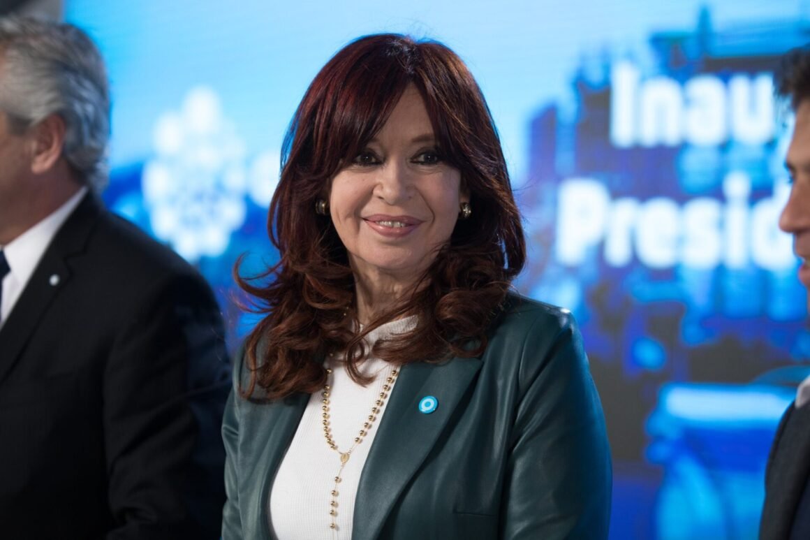 Cristina Kirchner le respondió a Mauricio Macri: “Más mafioso no se consigue”