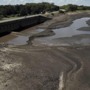 Alerta en Uruguay: Sólo cuenta con agua potable para diez días