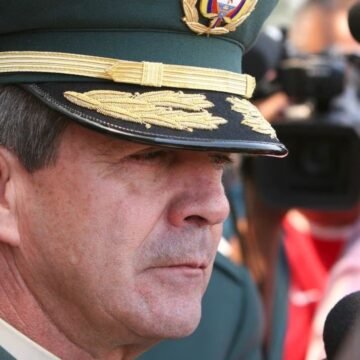 Colombia: Imputan al exjefe del Ejército por el asesinato de 130 personas