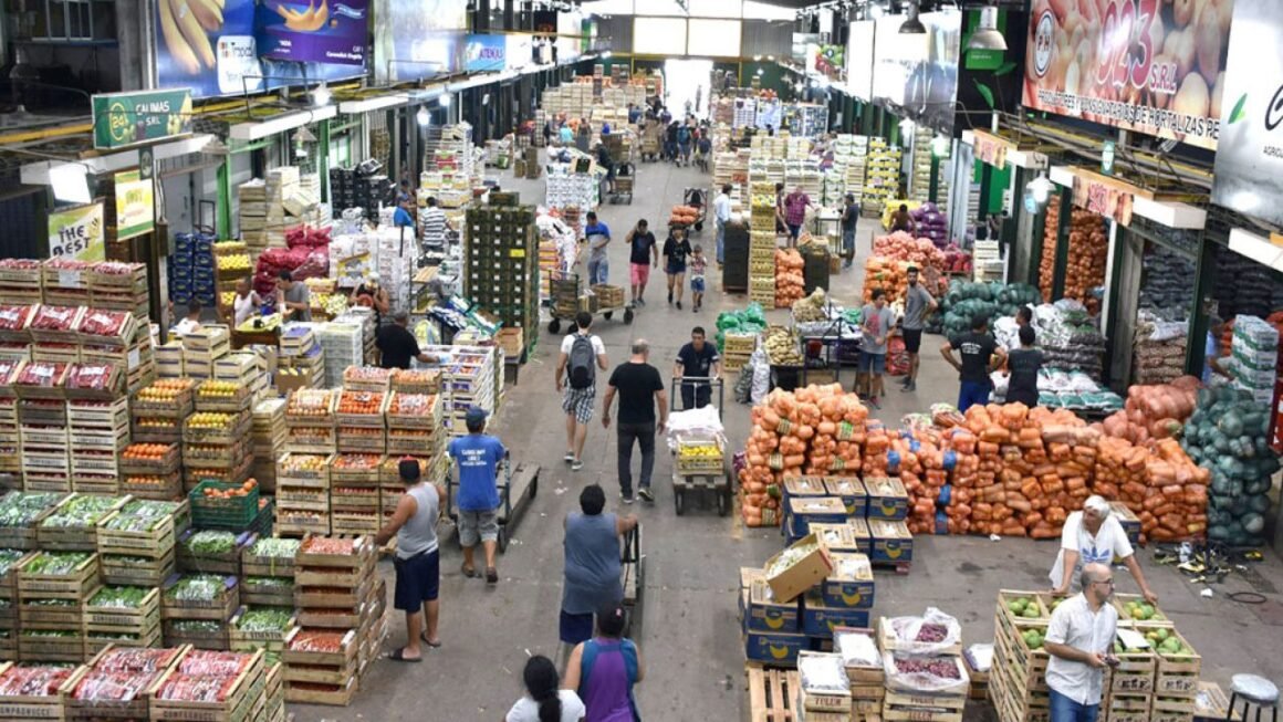 Mayoristas del Mercado Central retrotraen los precios un 20%