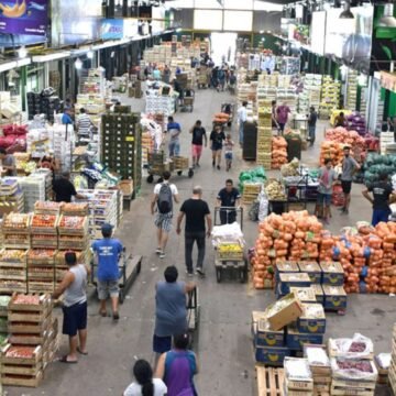 Mayoristas del Mercado Central retrotraen los precios un 20%