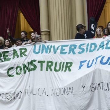 La justicia frenó la decisión del Gobierno de cerrar universidades