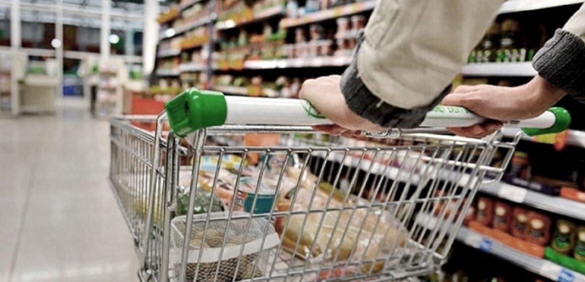 El consumo en supermercados se desplomó 13,8% en enero