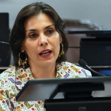 El Gobierno eligió a una senadora opositora para la UNESCO
