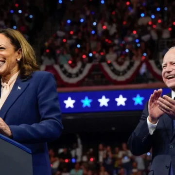 Tim Walz será el compañero de fórmula de Kamala Harris