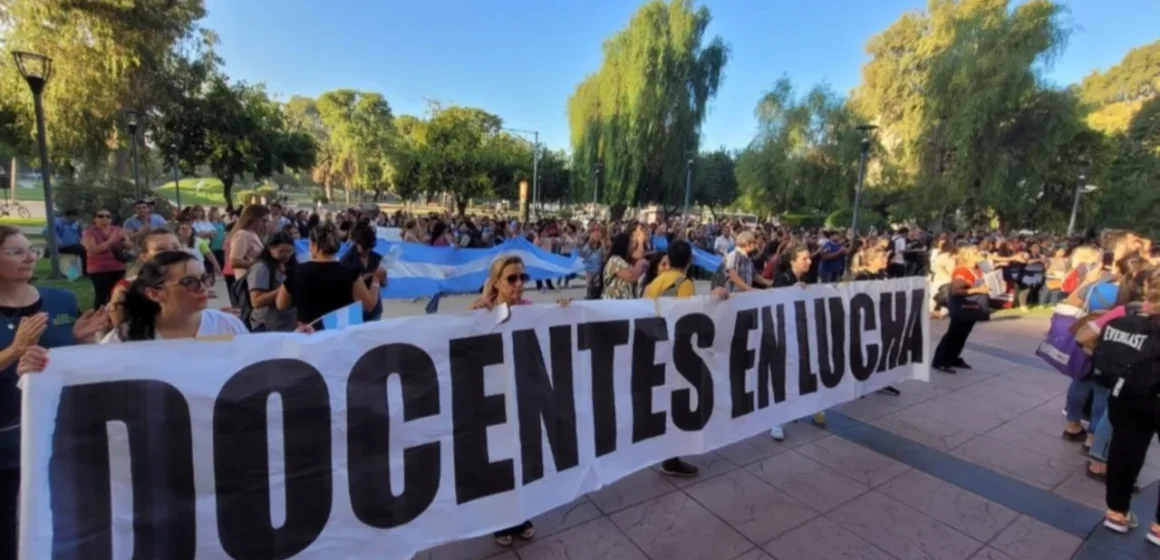 Paro Universitario mientras en el Senado se debate el financiamiento